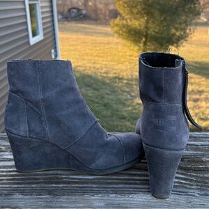 TOMS Women's Charcoal grey Suede Heeled Booties
